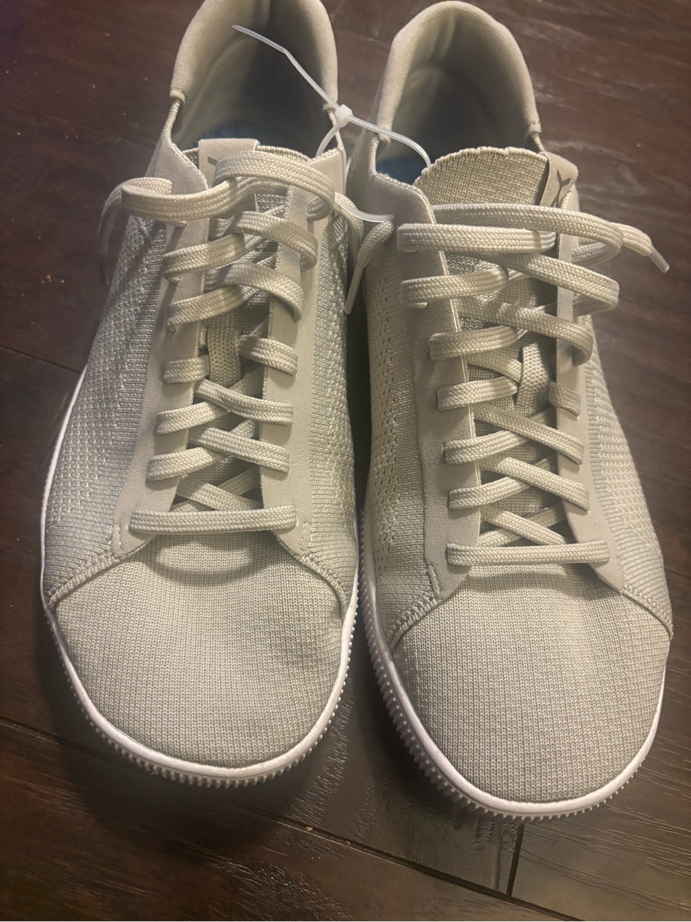 Size 10  Flux Adapt Knit Trainer Men’s Athletic Shoes